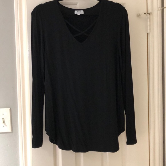 Red Piko Shirt & Black Piko Shirt - Picture 3 of 4